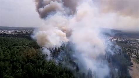 İ­z­m­i­r­­d­e­ ­o­r­m­a­n­ ­y­a­n­g­ı­n­ı­:­ ­H­a­v­a­l­i­m­a­n­ı­ ­u­ç­u­ş­l­a­r­a­ ­k­a­p­a­t­ı­l­d­ı­